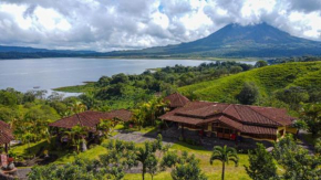 Pie in the Sky 3 Amazing Luxury Home with Lake and Volcano view